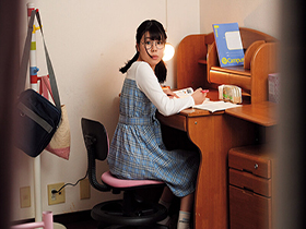 純朴パイパン少●中出し～性癖異常者の猥褻行為～りょう お漏らし地味っ娘　サンプル画像11